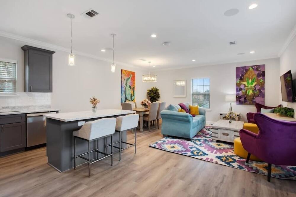 Photo of Livingroom in South 7th Ward