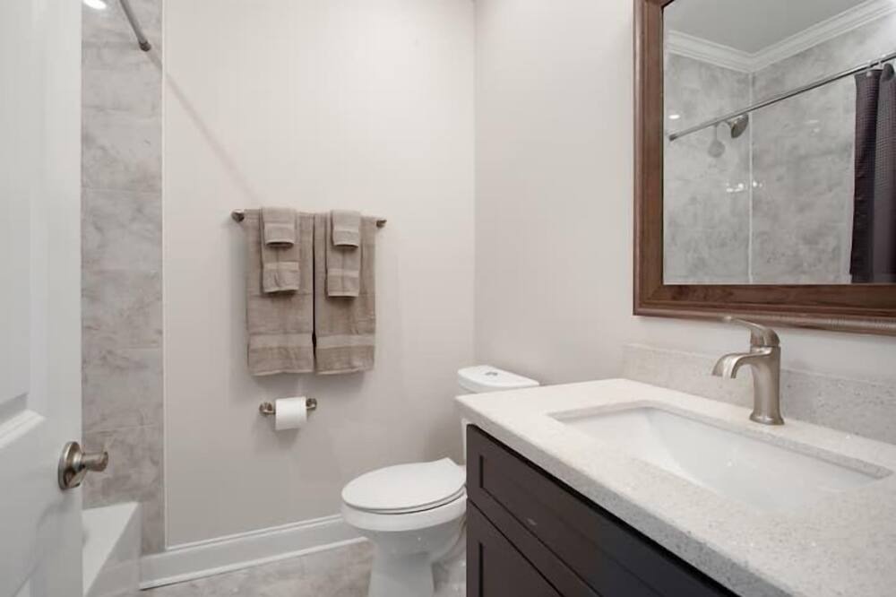 Photo of Bathroom in Tulane - Gravier