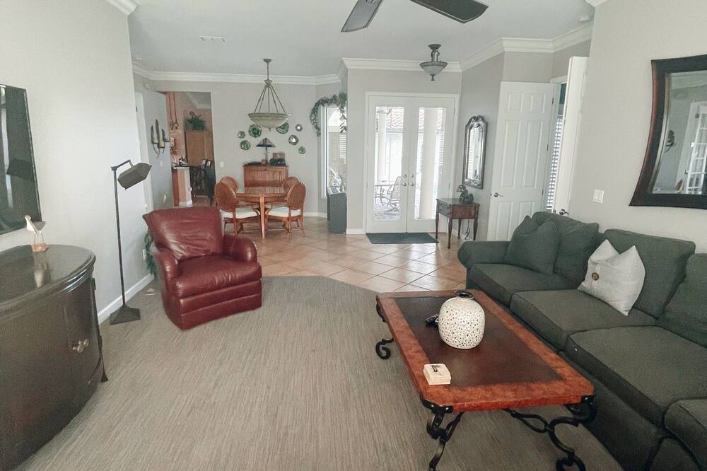 Photo of Livingroom in Kings Lake