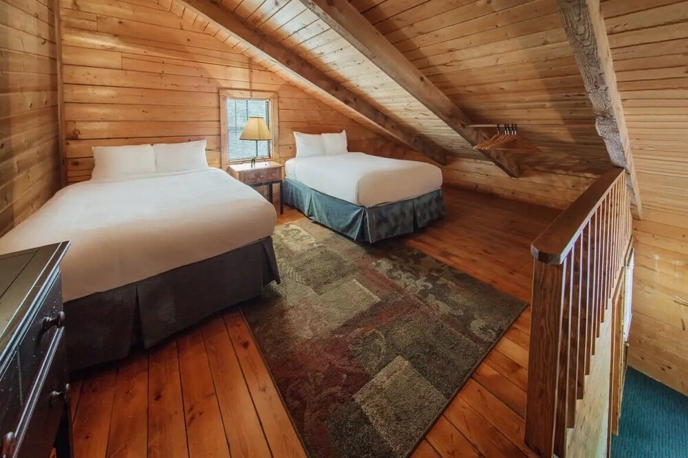 Photo of Bedroom in Holly Lake Ranch