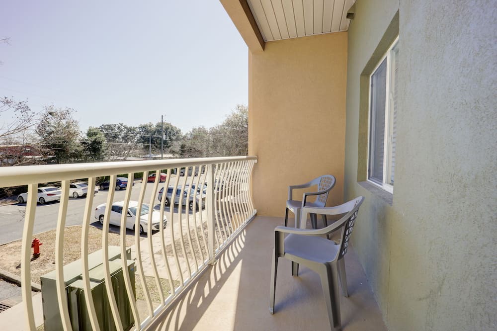 Photo of Patio Balcony in Wright