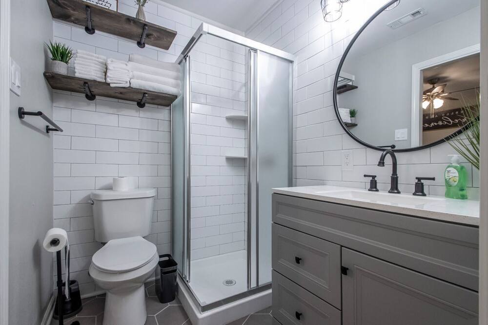 Photo of Bathroom in Benton