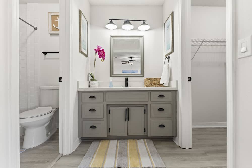 Photo of Bathroom in Myrtle Grove