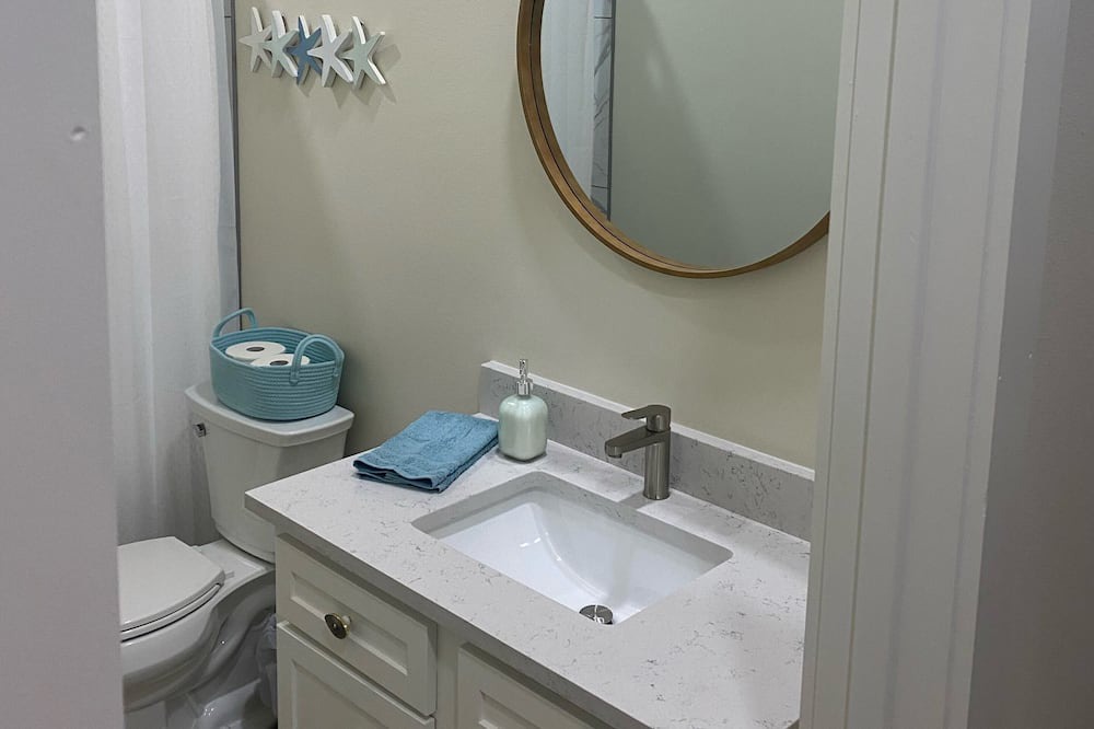 Photo of Bathroom in Hackberry
