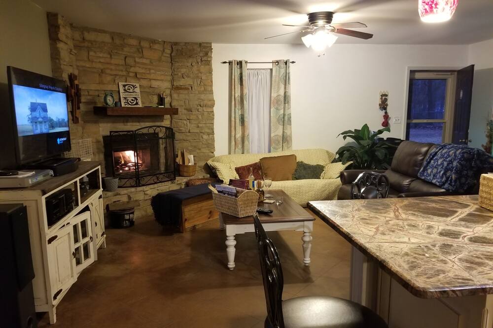 Photo of Livingroom in Tyler