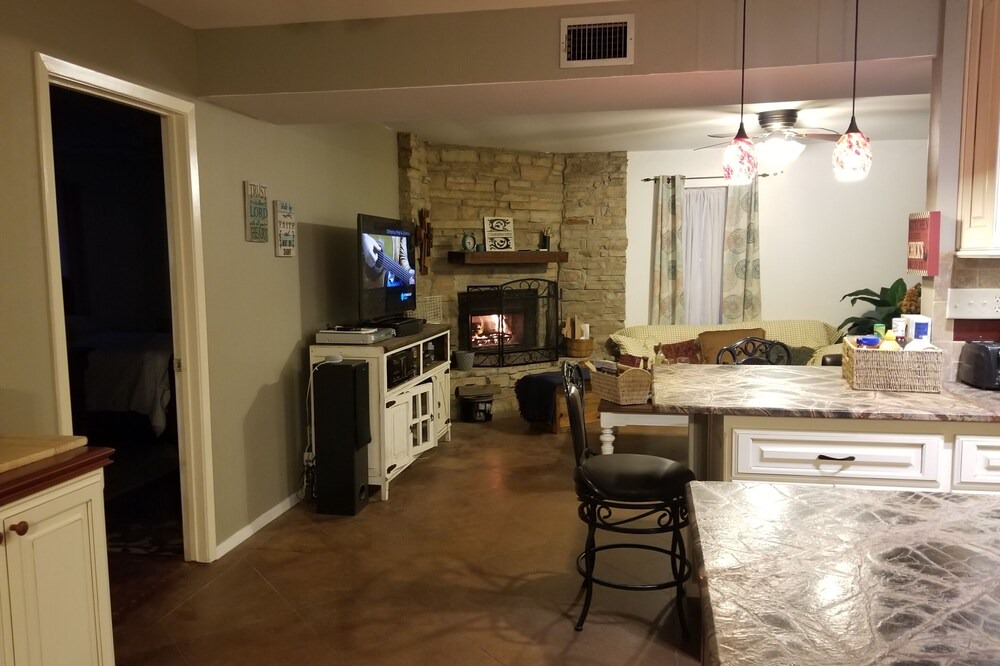 Photo of Livingroom in Tyler