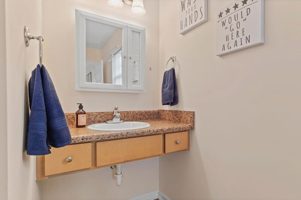 Photo of Bathroom in Callaway