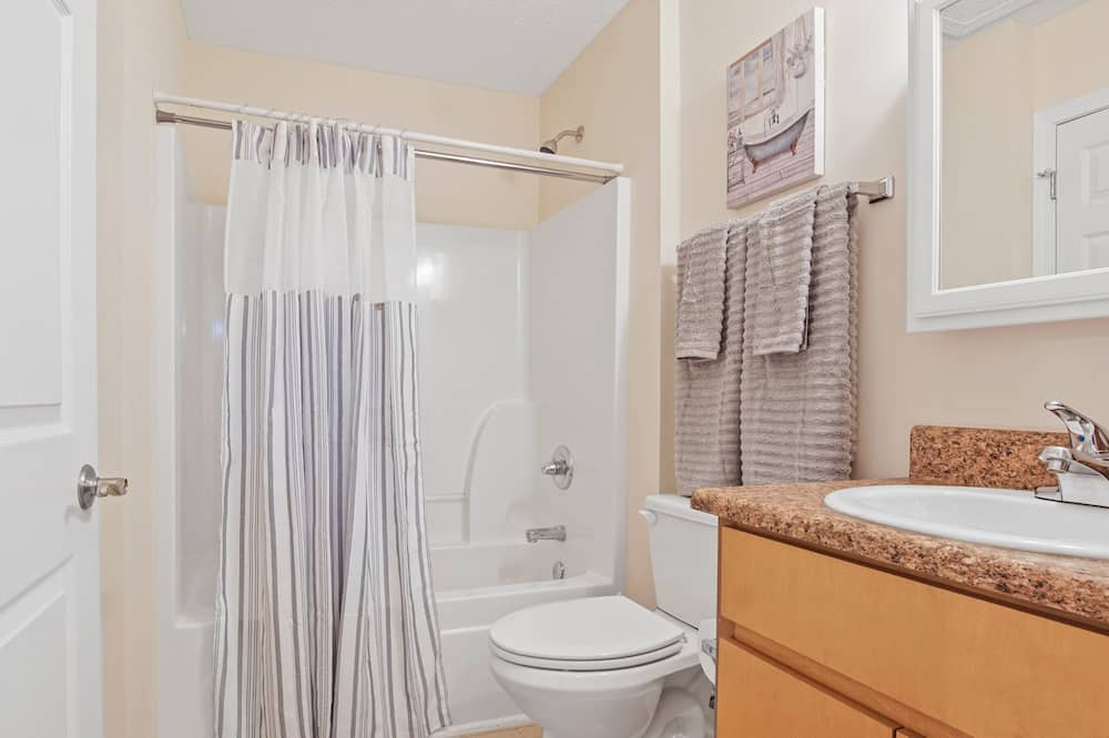 Photo of Bathroom in Callaway