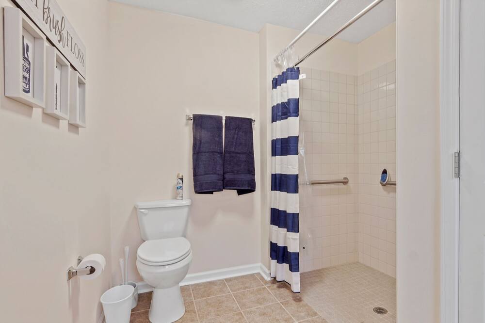Photo of Bathroom in Callaway