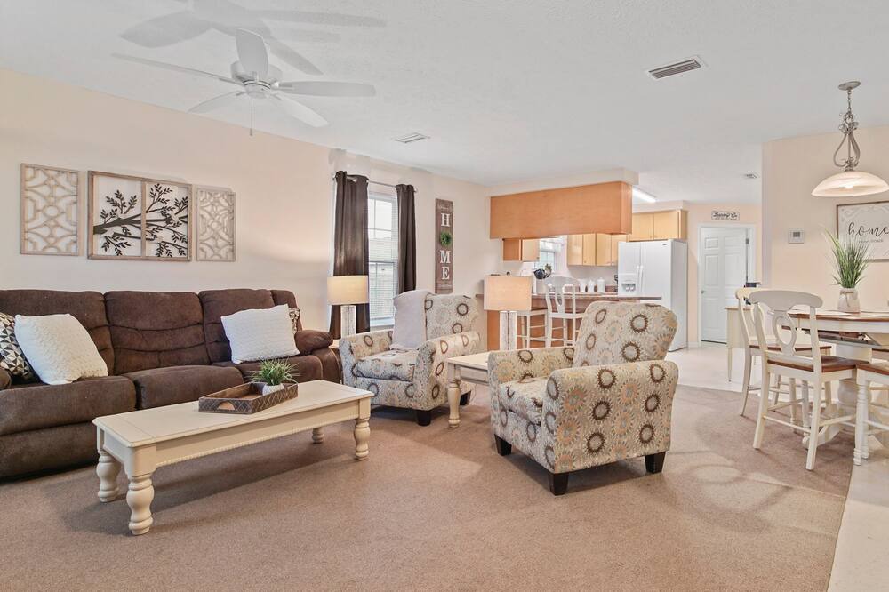 Photo of Livingroom in Callaway