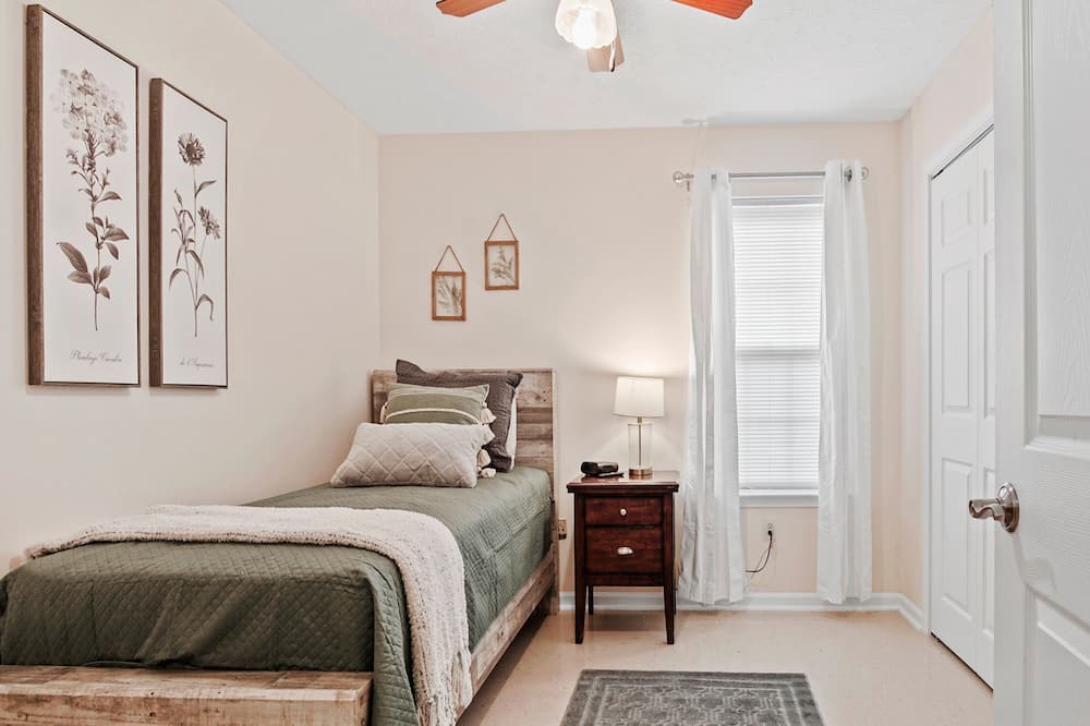Photo of Bedroom in Callaway