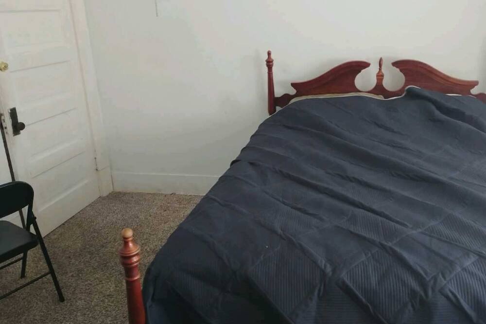 Photo of Bedroom in Highland Historic District