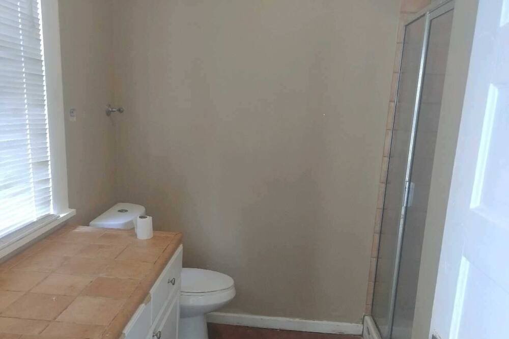 Photo of Bathroom in Highland Historic District