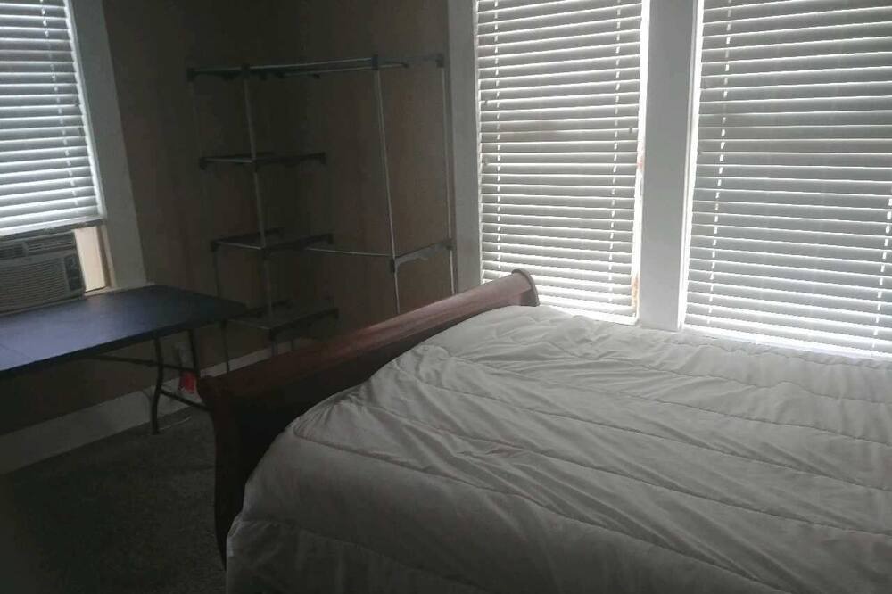 Photo of Bedroom in Highland Historic District