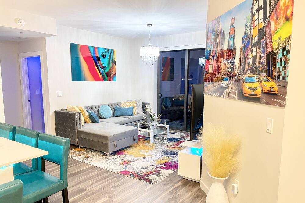 Photo of Livingroom in Flagler Village