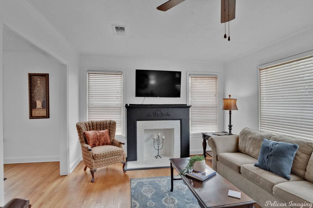 Photo of Livingroom in Broadmoor