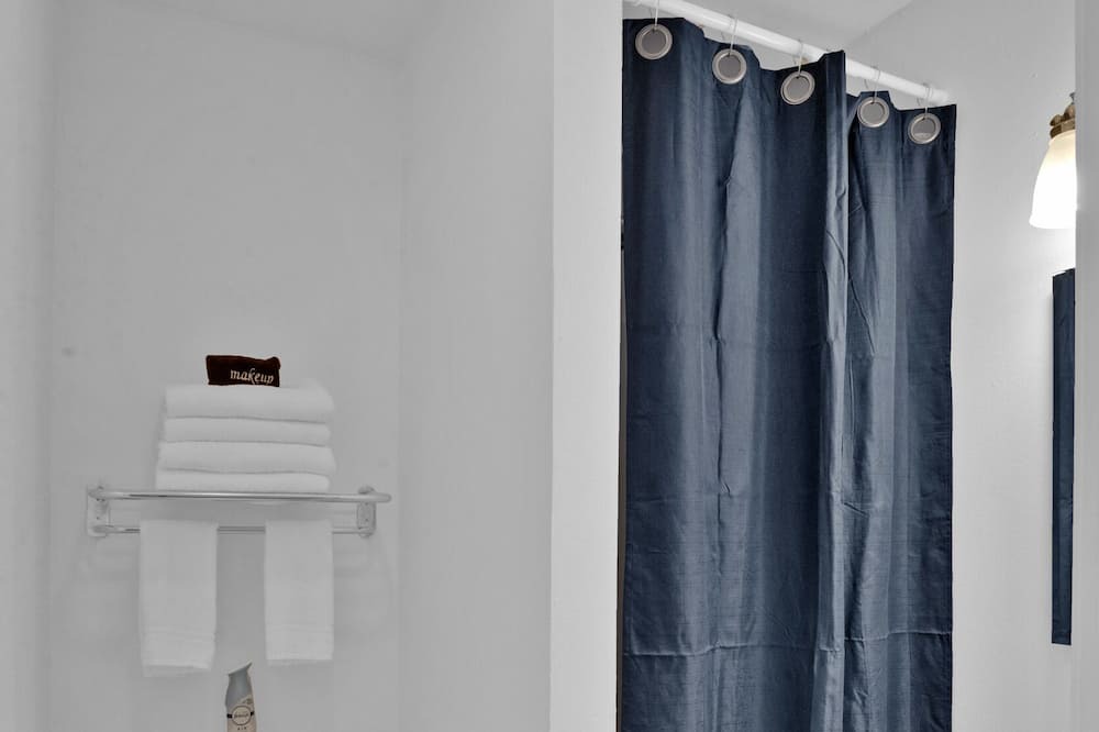 Photo of Bathroom in Broadmoor
