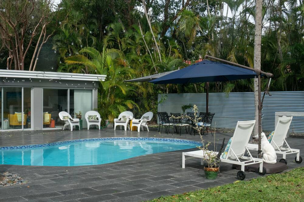 Photo of Outdoor in Pinecrest
