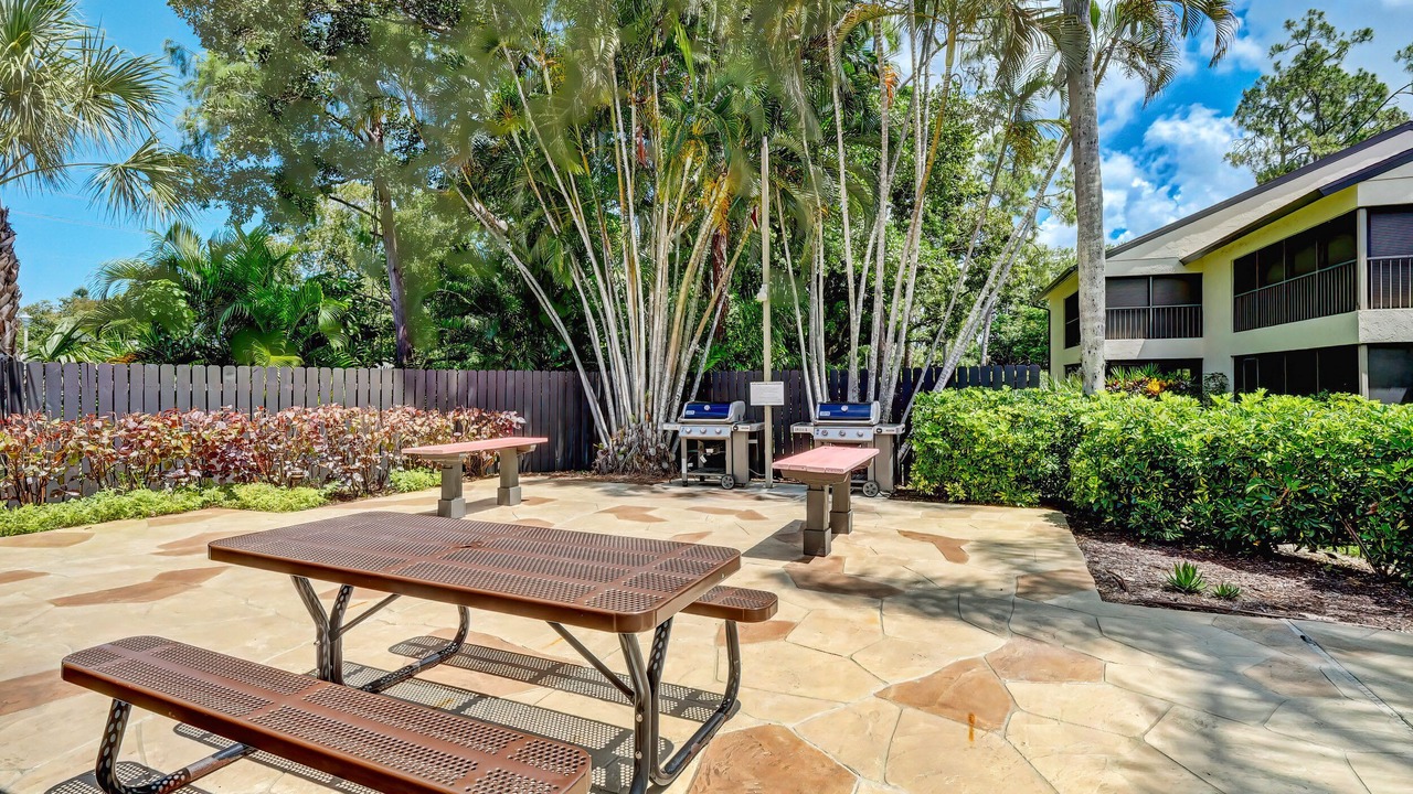 Photo of Patio Balcony in Kings Lake