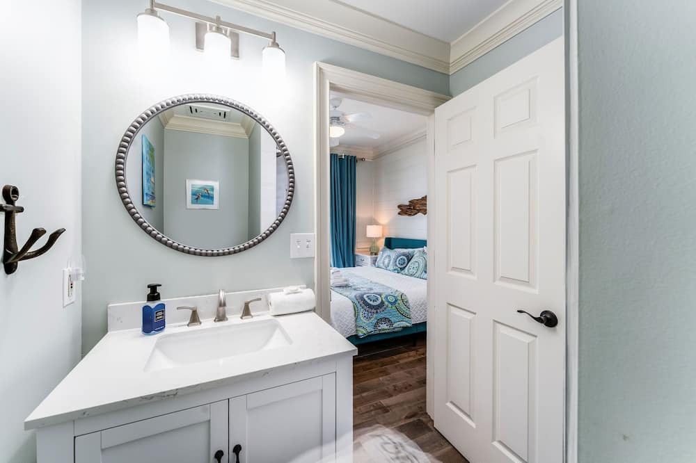 Photo of Bathroom in Plantation