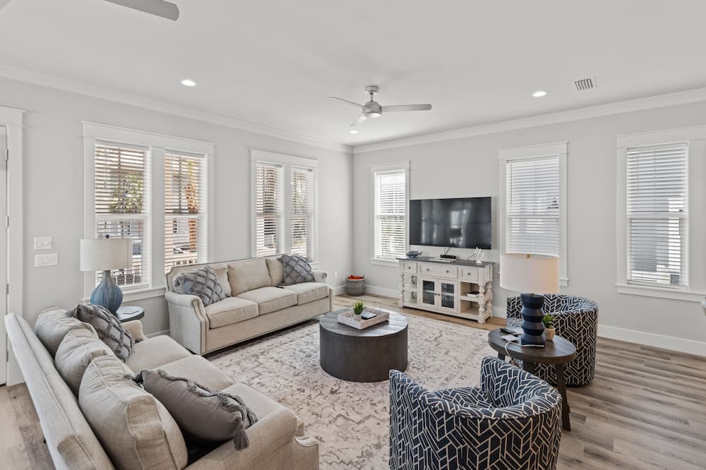 Photo of Livingroom in Lakeside at Blue Mountain Beach