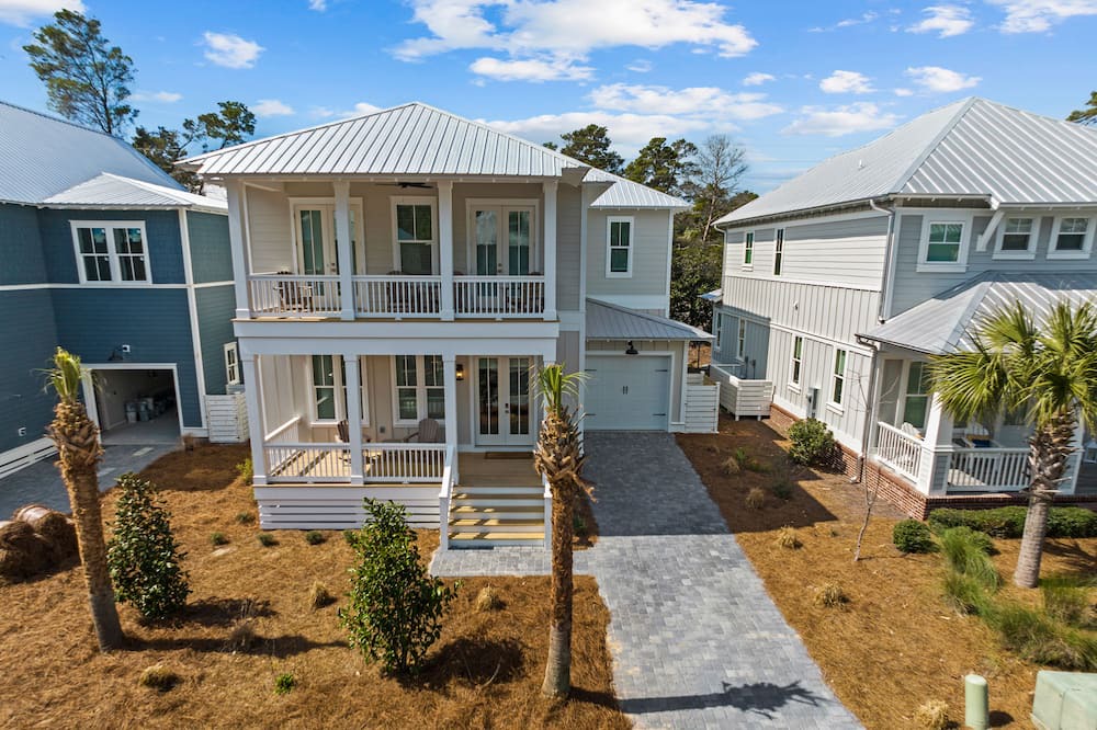 Photo of Outdoor in Lakeside at Blue Mountain Beach