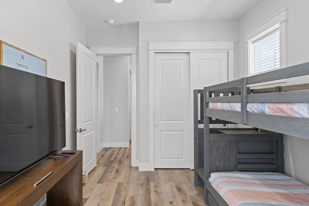 Photo of Bedroom in Lakeside at Blue Mountain Beach