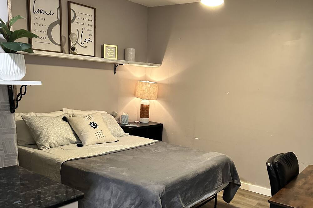 Photo of Bedroom in Southeast Pensacola