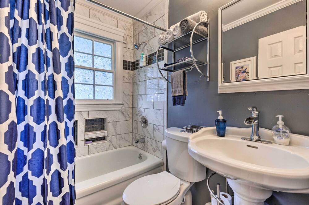 Photo of Bathroom in Saint Elmo