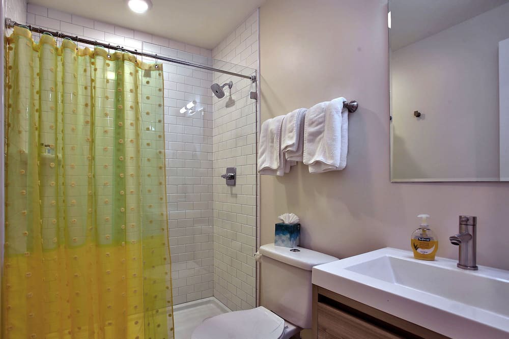 Photo of Bathroom in Tulane - Gravier