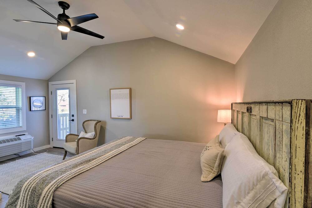 Photo of Bedroom in Galveston