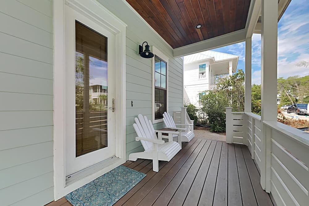 Photo of Outdoor in Lakeside at Blue Mountain Beach