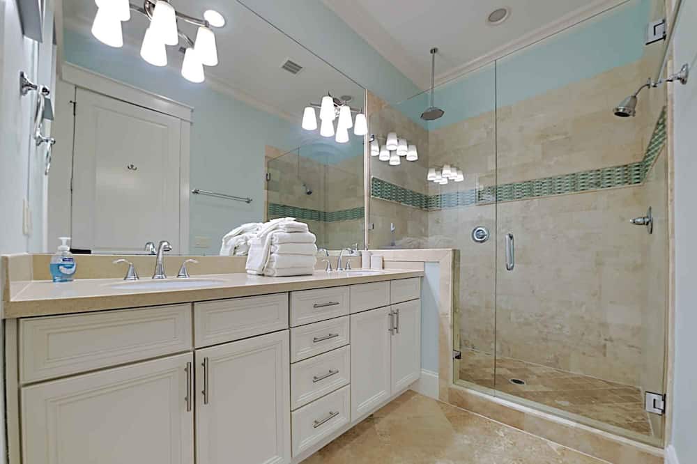 Photo of Bathroom in Lakeside at Blue Mountain Beach