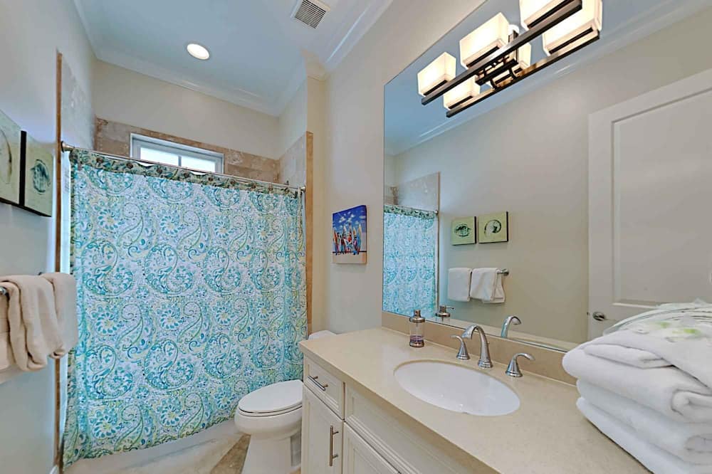 Photo of Bathroom in Lakeside at Blue Mountain Beach