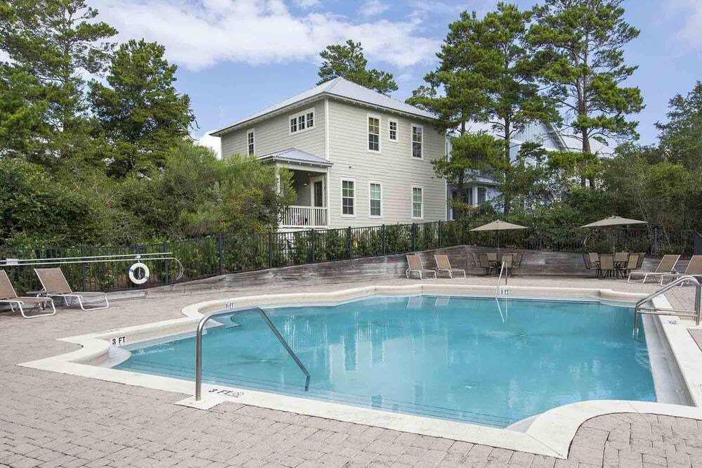 Photo of Outdoor in Lakeside at Blue Mountain Beach
