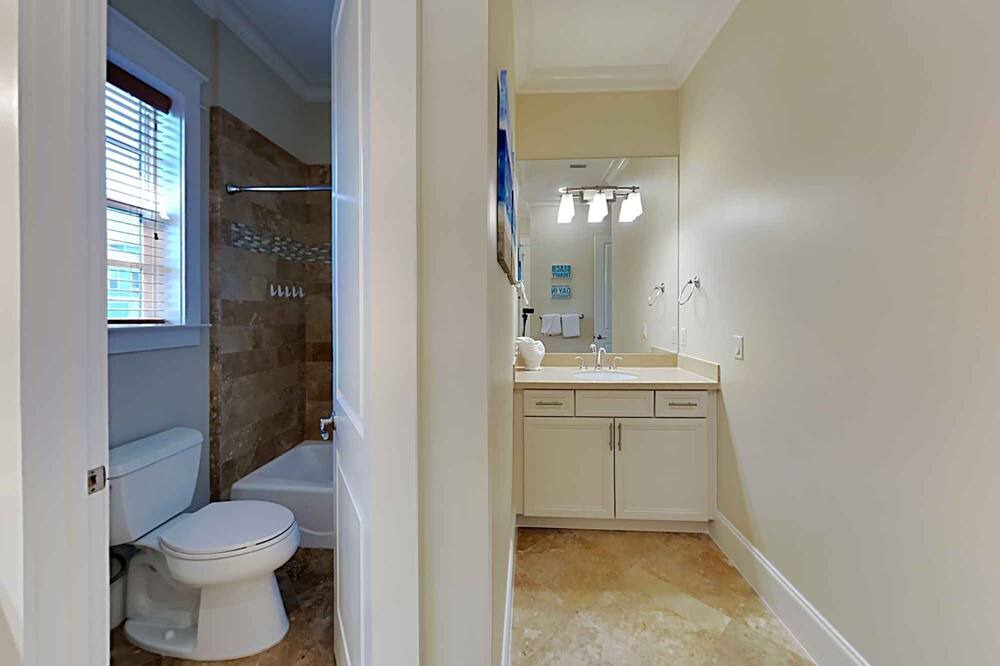 Photo of Bathroom in Lakeside at Blue Mountain Beach