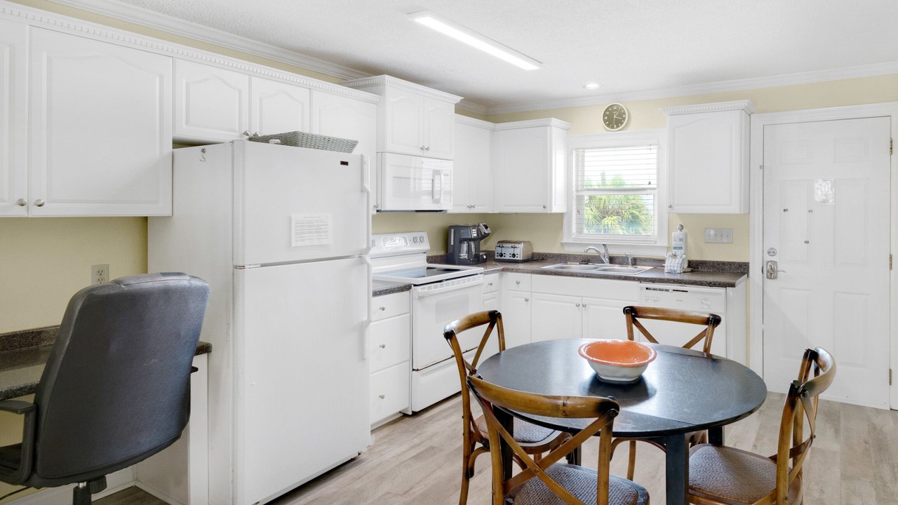 Photo of Kitchen in Lower Grand Lagoon