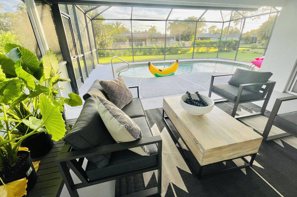 Photo of Patio Balcony in Willoughby Acres