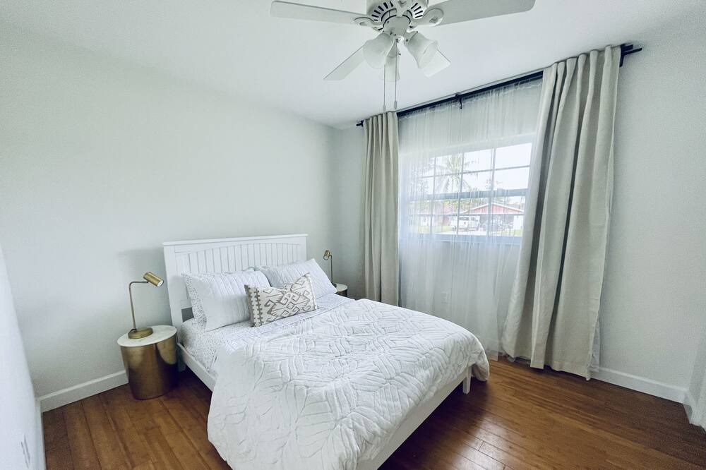 Photo of Bedroom in Willoughby Acres