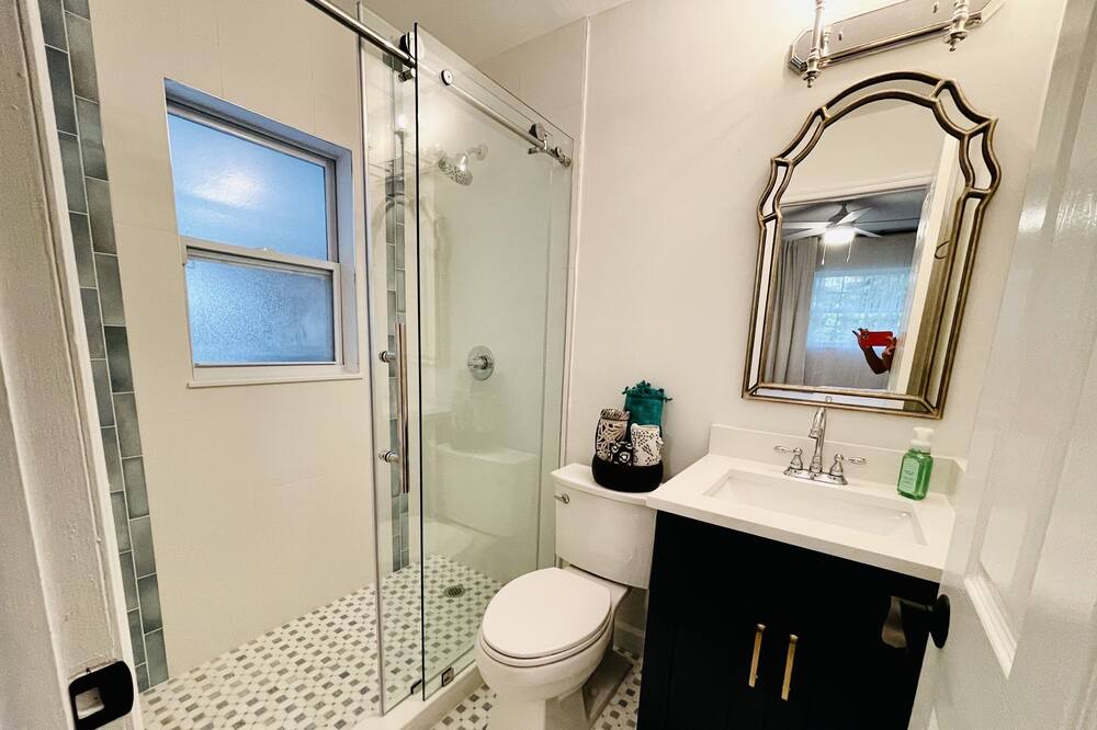 Photo of Bathroom in Willoughby Acres