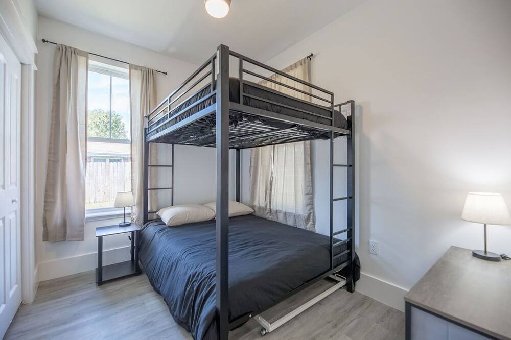 Photo of Bedroom in Upper Grand Lagoon