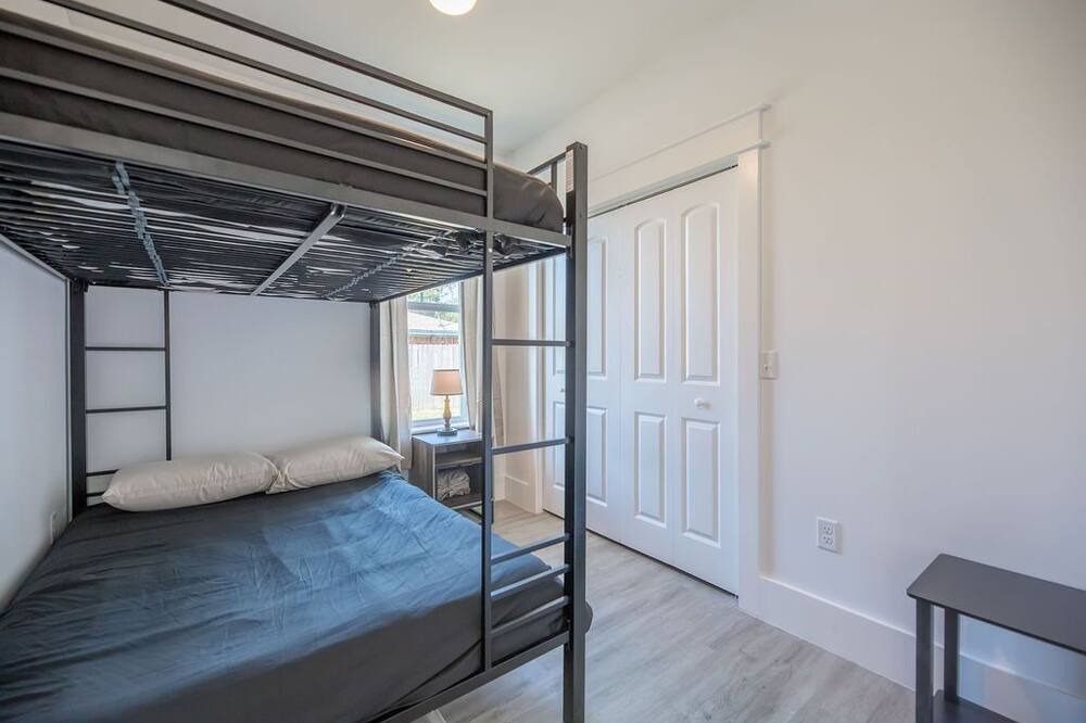 Photo of Bedroom in Upper Grand Lagoon