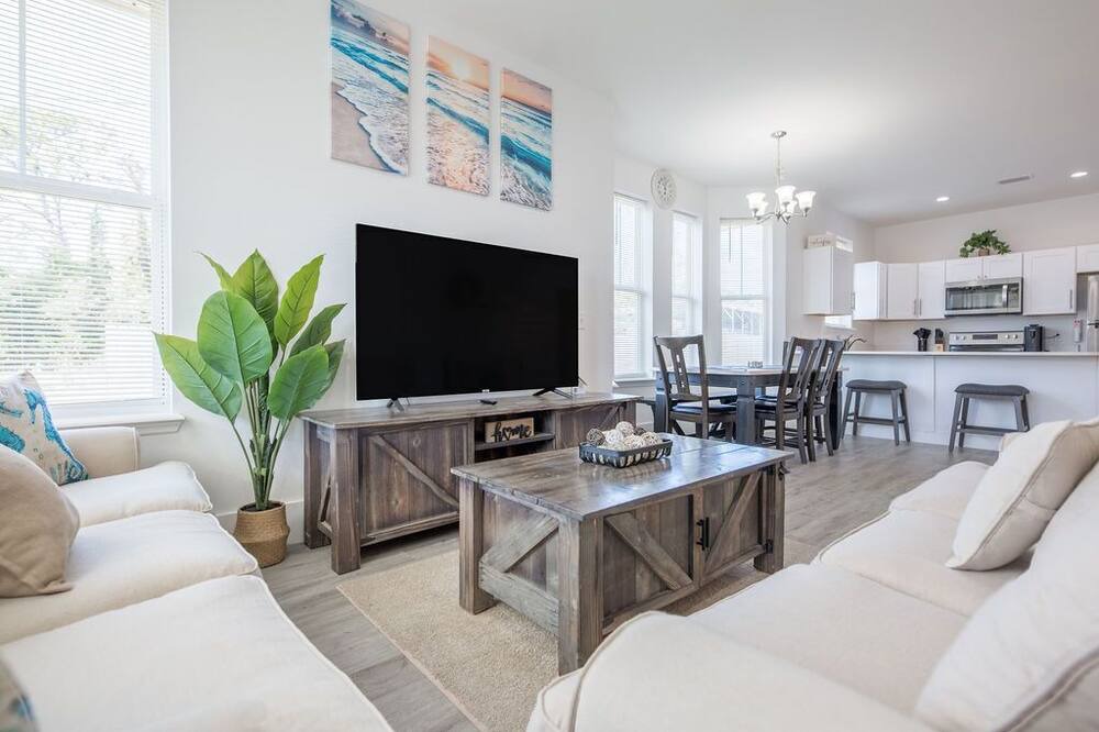 Photo of Livingroom in Upper Grand Lagoon