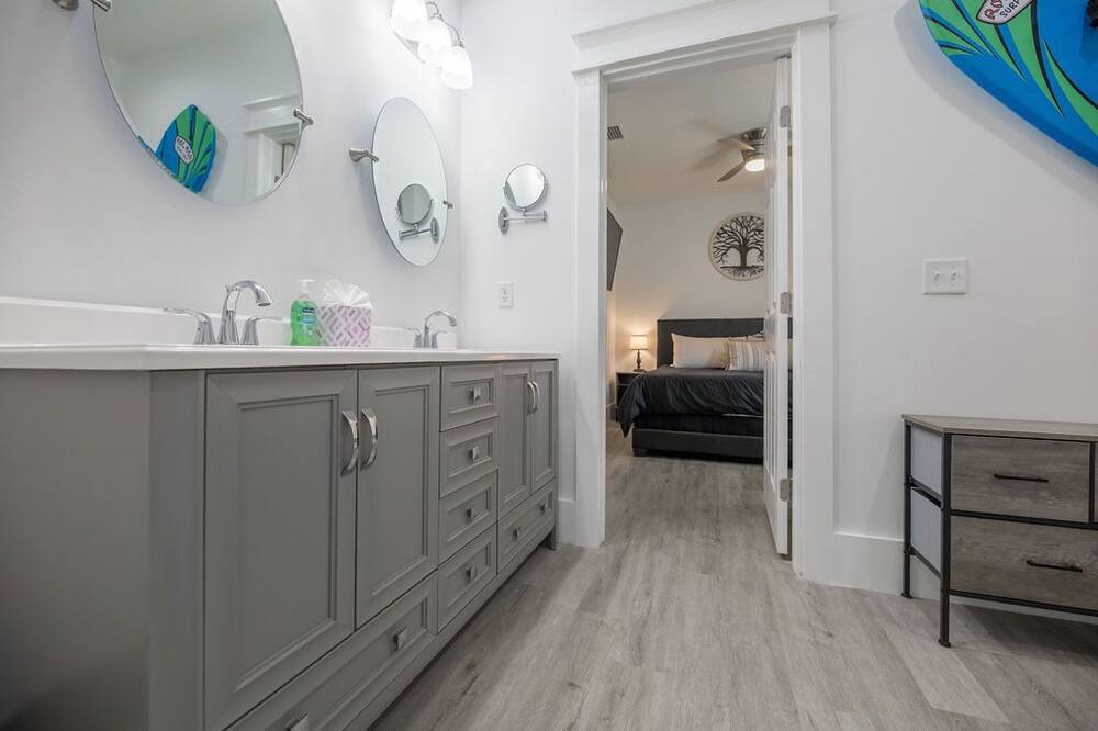 Photo of Bedroom in Upper Grand Lagoon