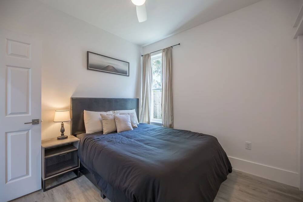 Photo of Bedroom in Upper Grand Lagoon