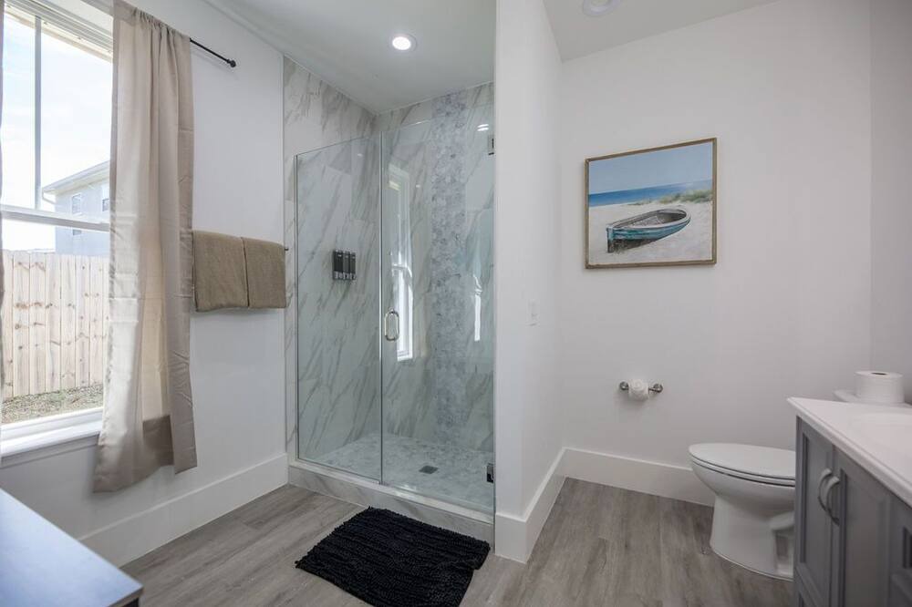 Photo of Bathroom in Upper Grand Lagoon