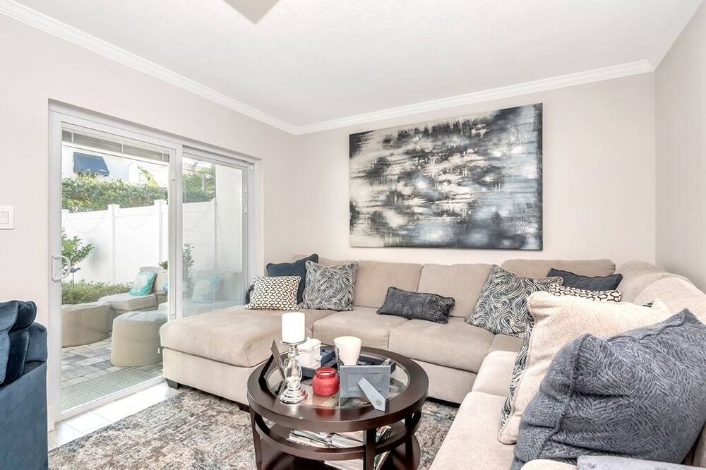 Photo of Livingroom in Davis Islands