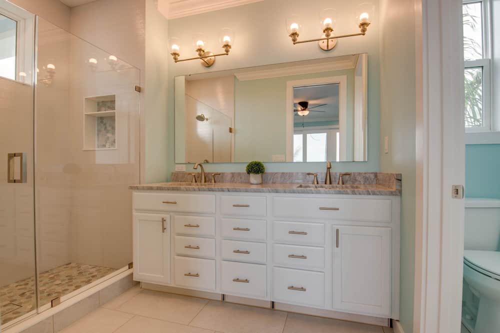 Photo of Bathroom in Sugarloaf Shores