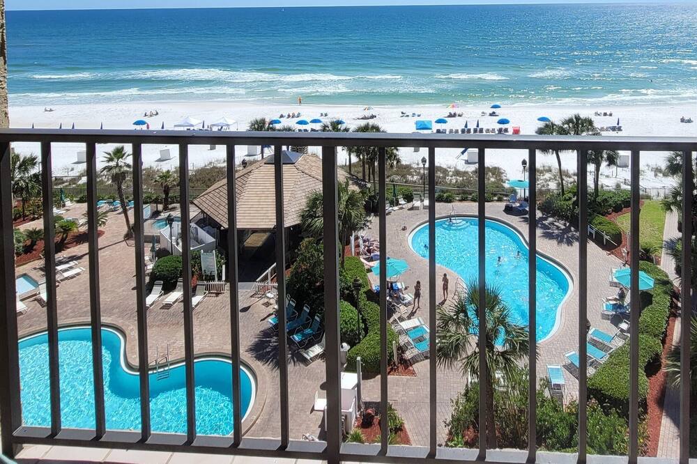 Photo of Patio Balcony in Biltmore Beach