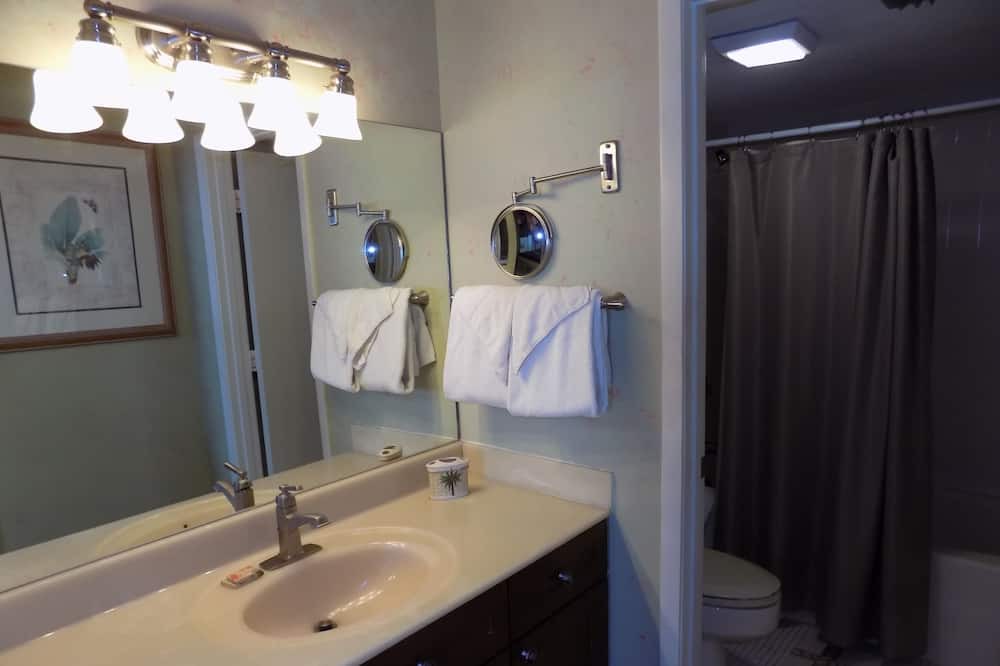 Photo of Bathroom in Biltmore Beach
